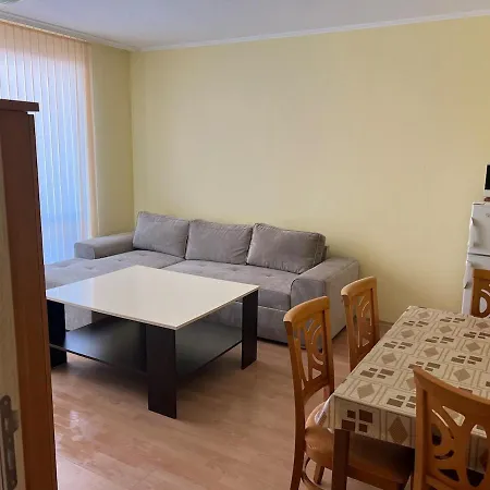 In Sunny -prime Location Sunny Apartment *